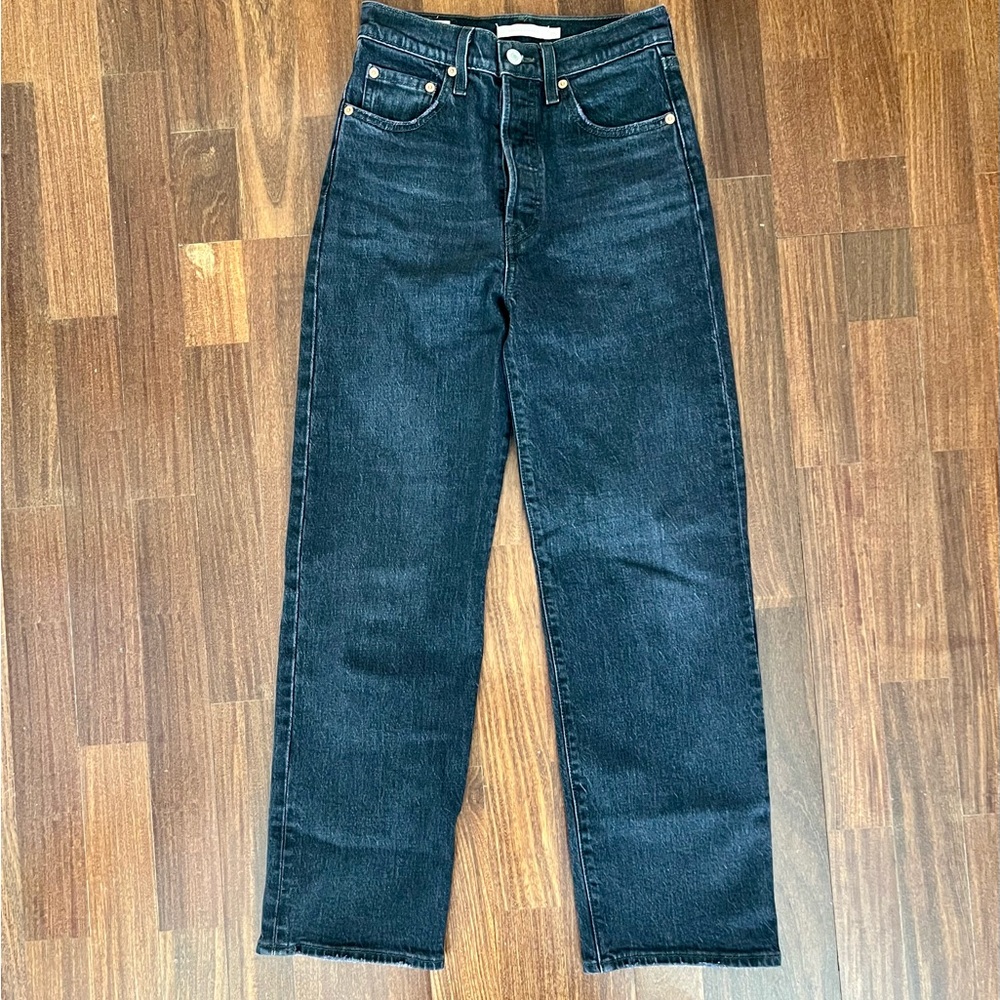 Levi’s Premium Ribcage straight washed black denim jeans size 25 x 27